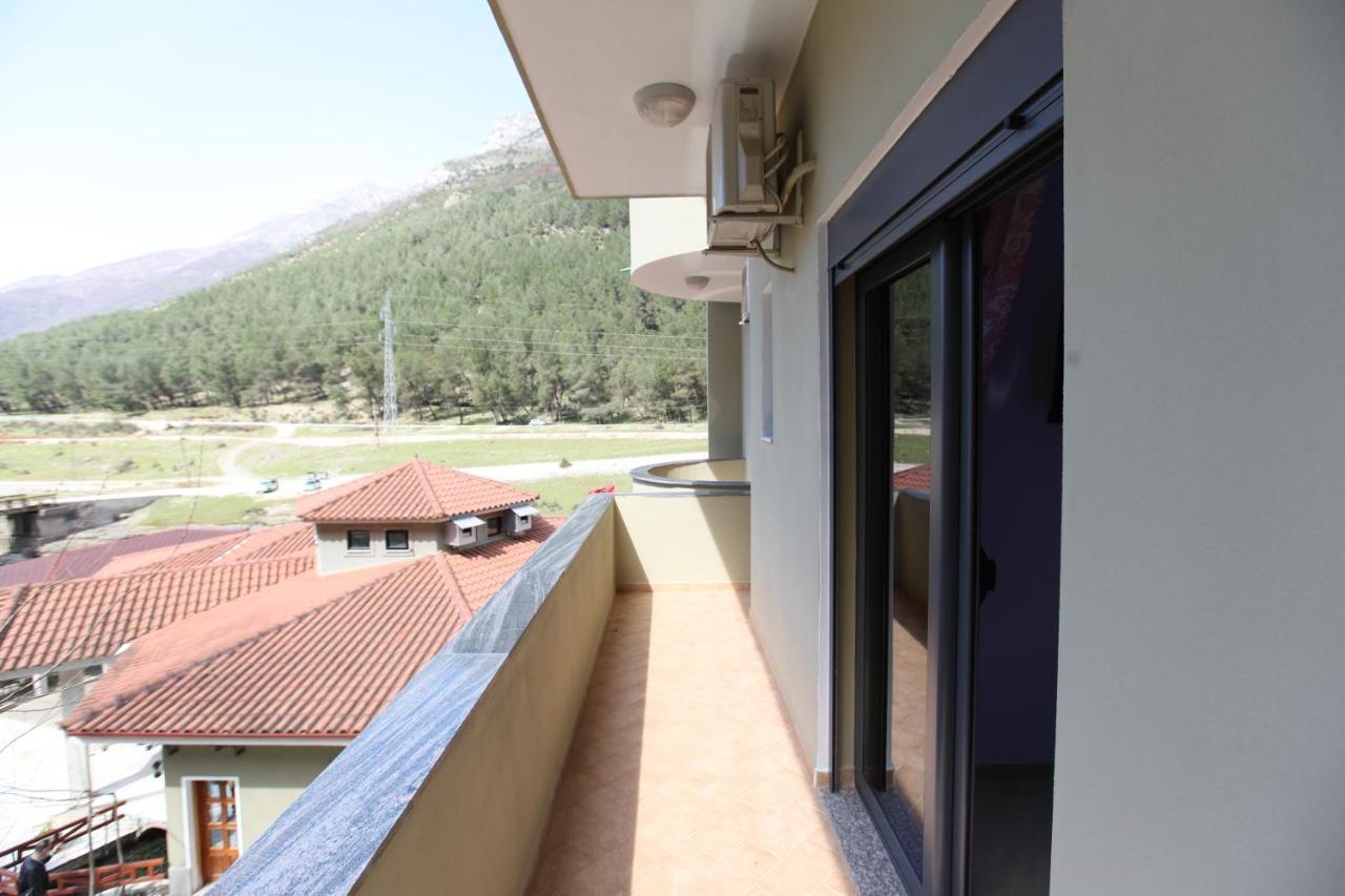 Hotel Gryka E Kelcyres Exterior photo